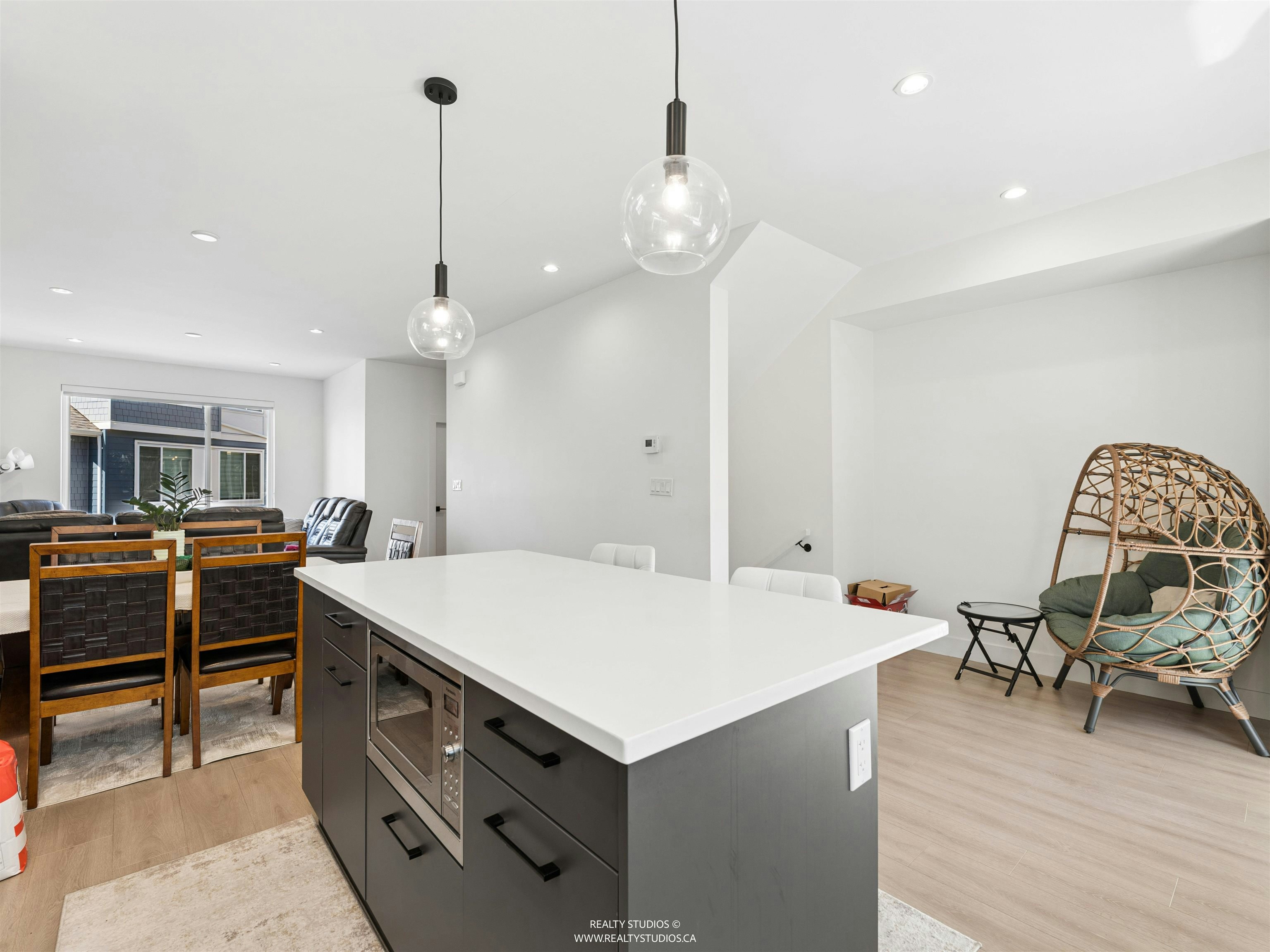 8-19330 Fairway Drive, Surrey, BC, V3S 0B7 - 8