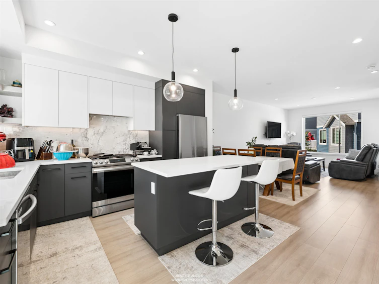 8-19330 Fairway Drive, Surrey, BC, V3S 0B7 - 4