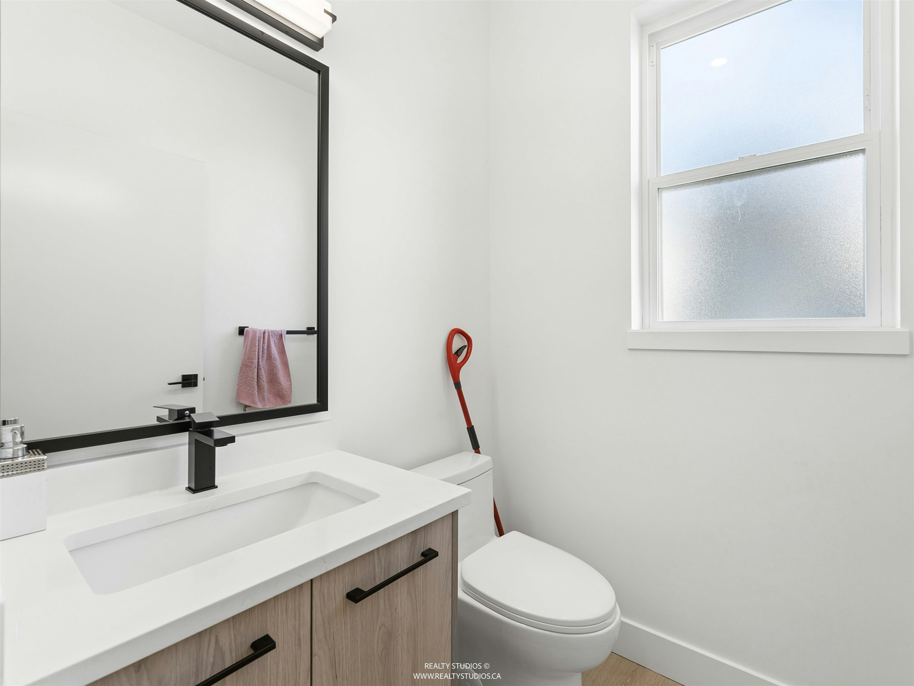 8-19330 Fairway Drive, Surrey, BC, V3S 0B7 - 24