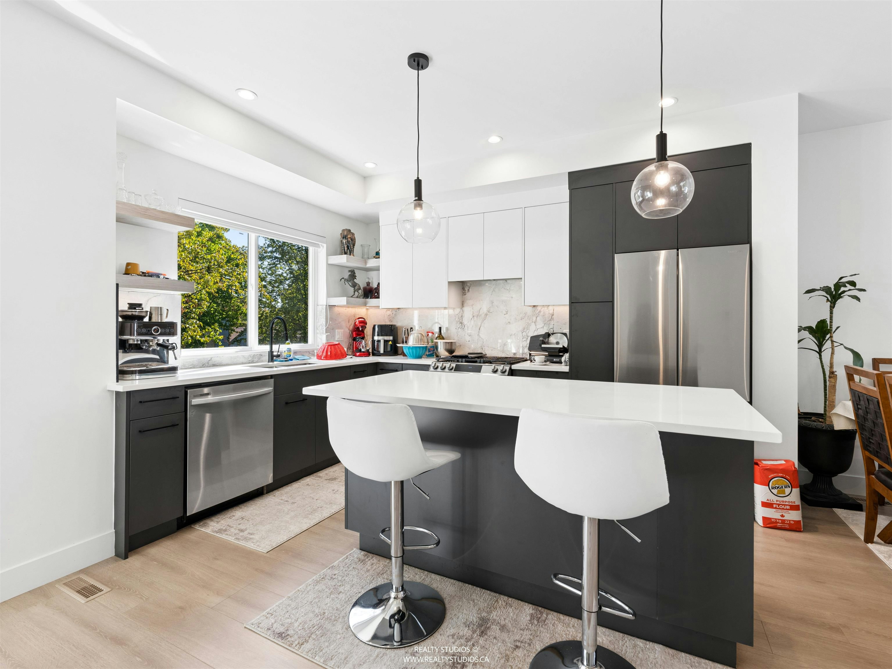 8-19330 Fairway Drive, Surrey, BC, V3S 0B7 - 3