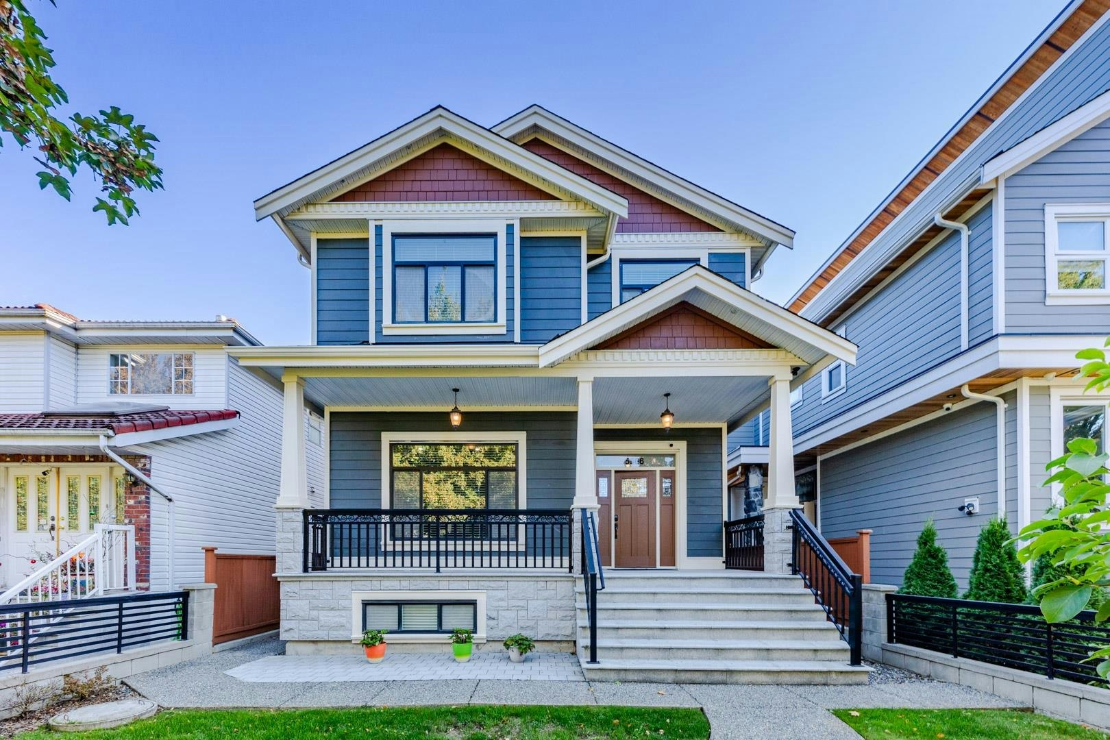 5506 College Street, Vancouver, BC, V5R 3Z7