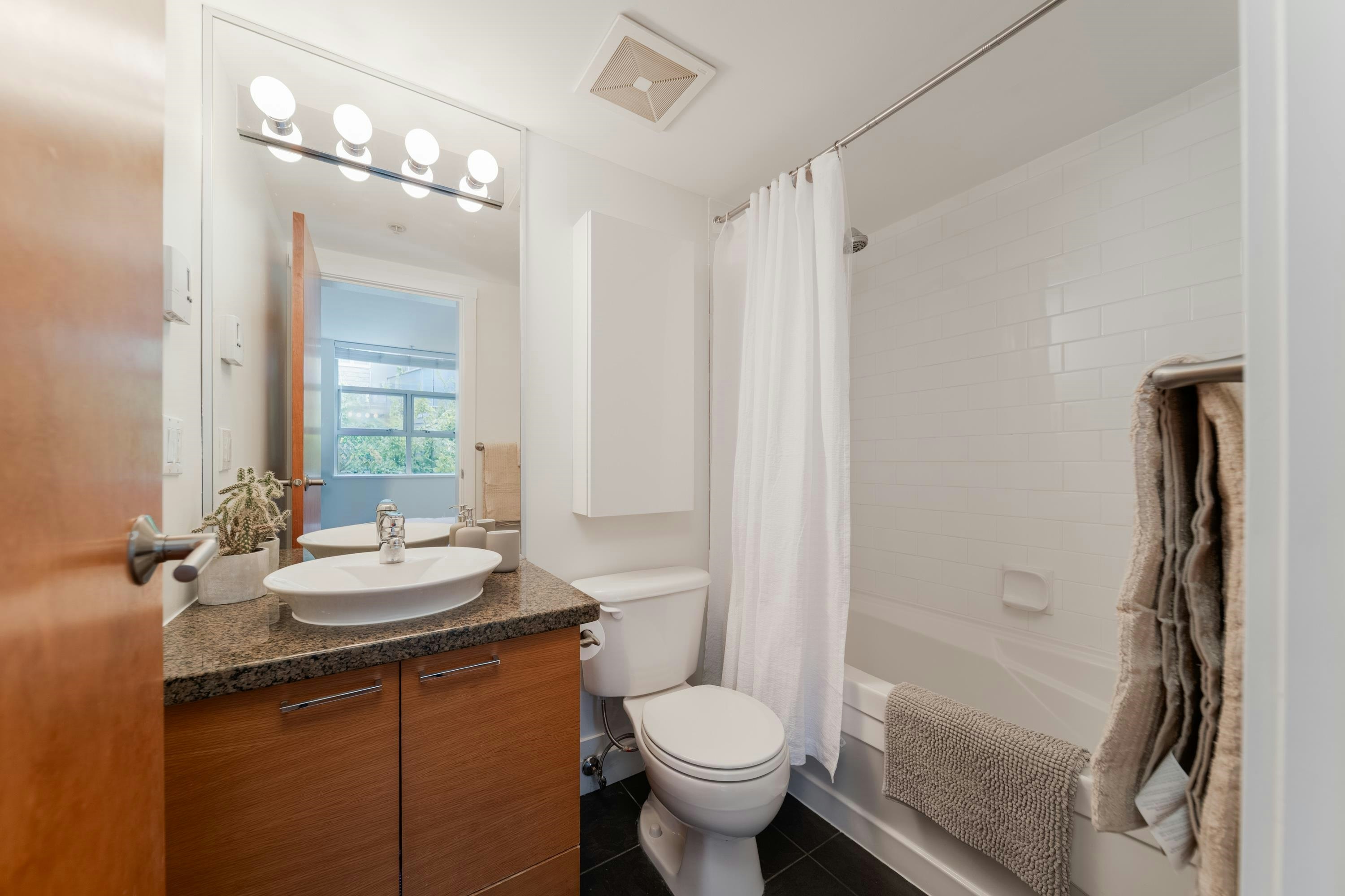 9-1250 W 6th Avenue, Vancouver, BC, V6H 1A5 - 24