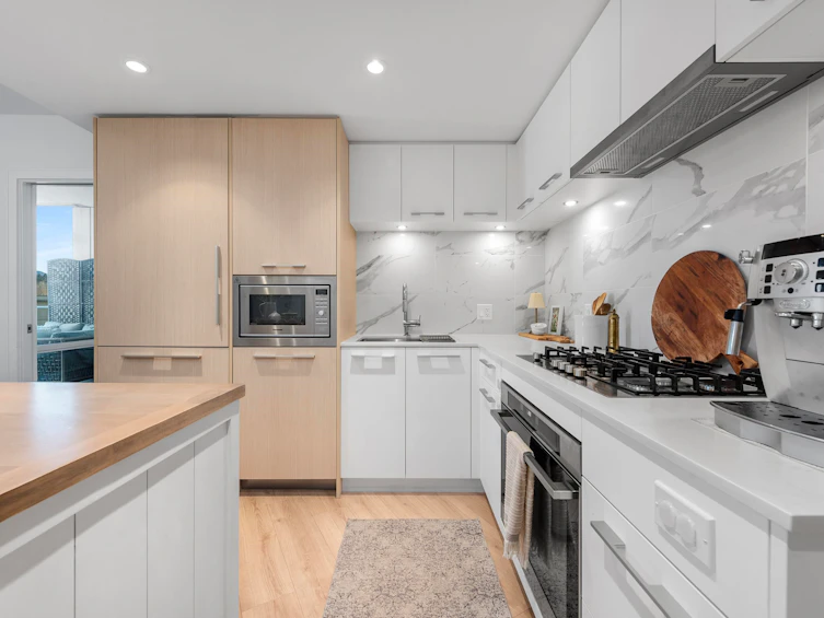 603-1500 Fern Street, North Vancouver, BC, V7J 0E6 - 4