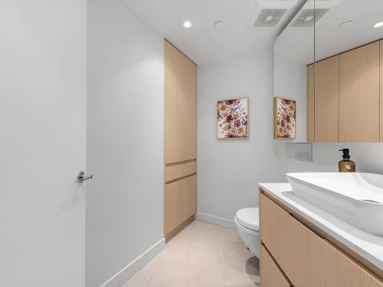 603-1500 Fern Street, North Vancouver, BC, V7J 0E6 - 7