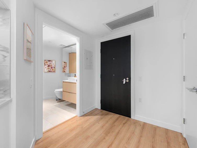 603-1500 Fern Street, North Vancouver, BC, V7J 0E6 - 2