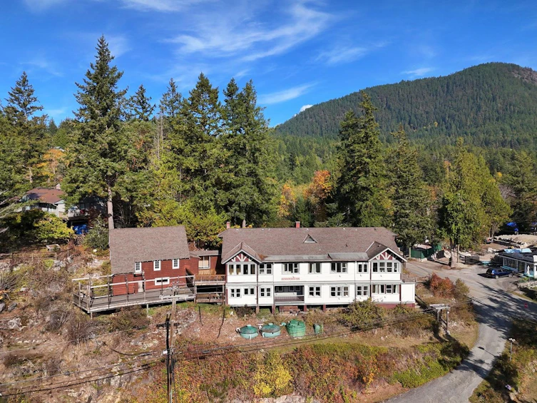 4339 Garden Bay Road, Pender Harbour Egmont, BC, V0N 1S1 - 4