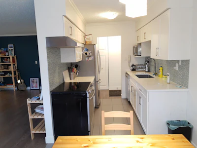 31-2441 Kelly Avenue - 3