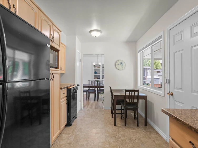 33268 Swansea Avenue, Abbotsford, BC, V2S 1M9 - 11