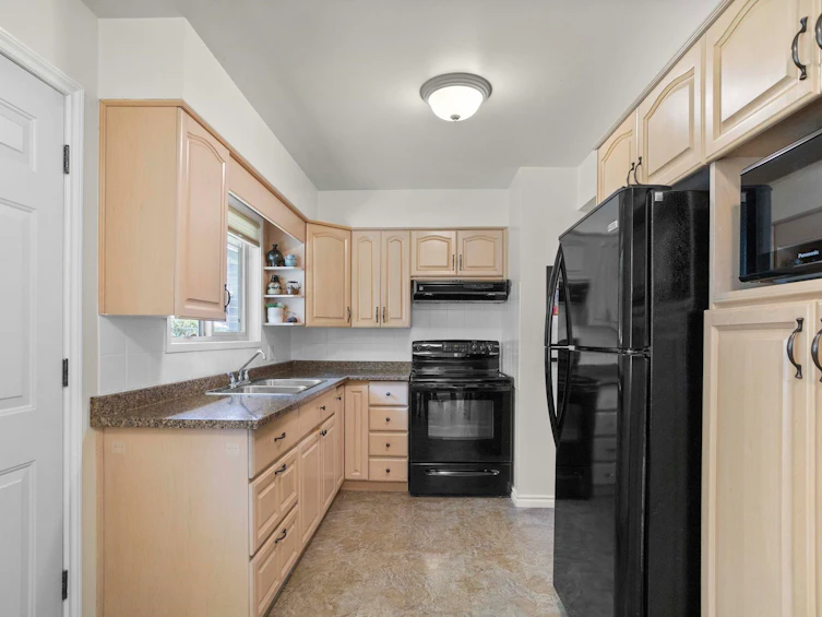 33268 Swansea Avenue, Abbotsford, BC, V2S 1M9 - 10