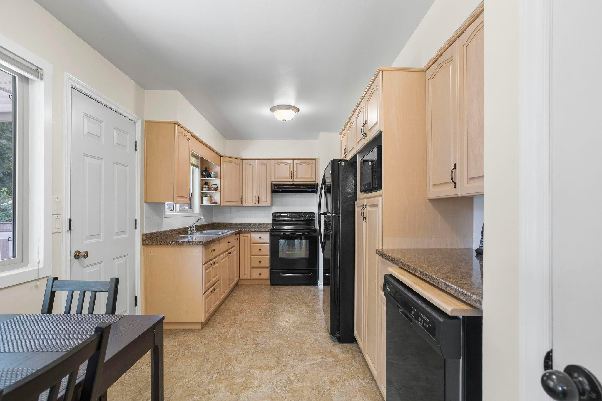 33268 Swansea Avenue, Abbotsford, BC, V2S 1M9 - 8