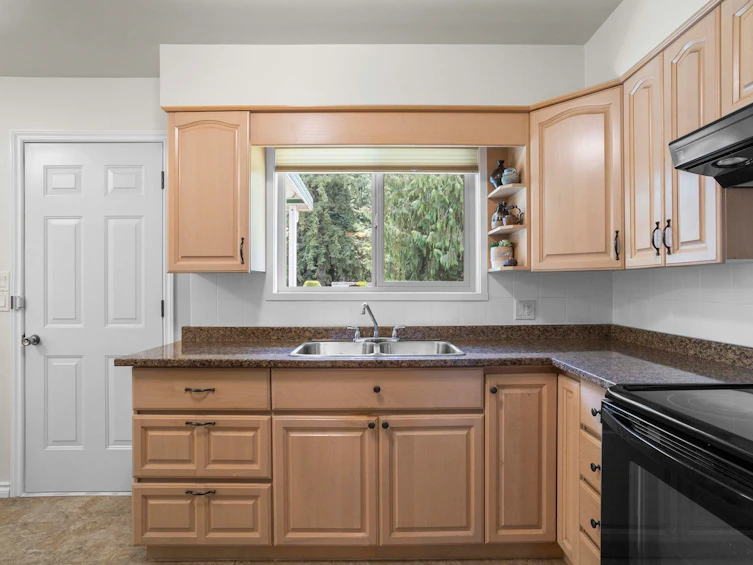33268 Swansea Avenue, Abbotsford, BC, V2S 1M9 - 12