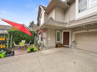 42-23085 118 Avenue - 2