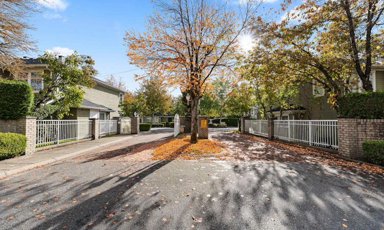 27-8428 Venture Way