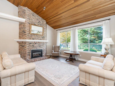 5464 185 Street - 5