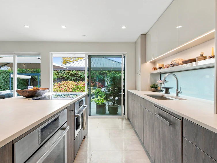 2505 Adanac Street, Vancouver, BC, V5K 2M6 - 5