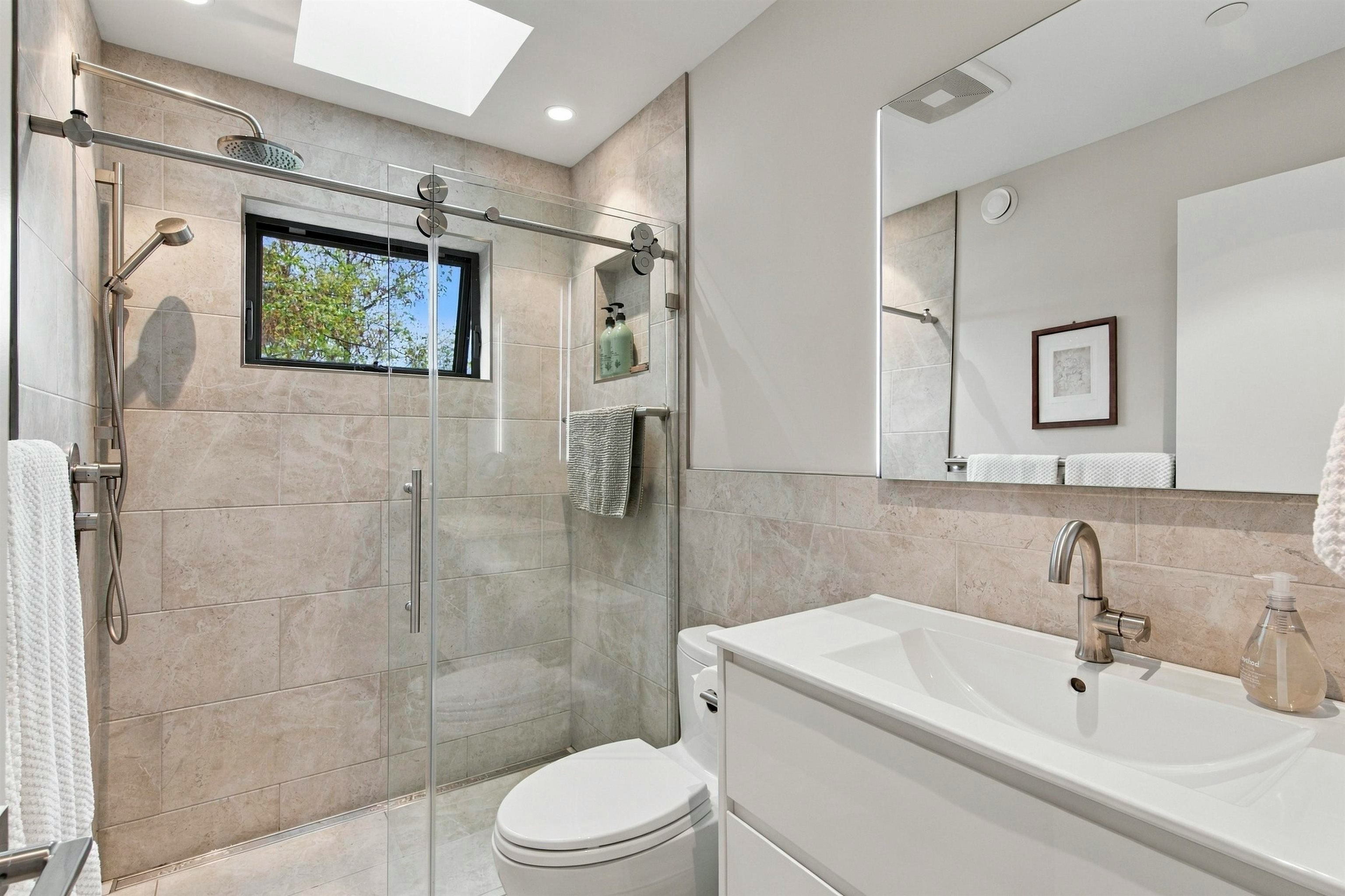 2505 Adanac Street, Vancouver, BC, V5K 2M6 - 22