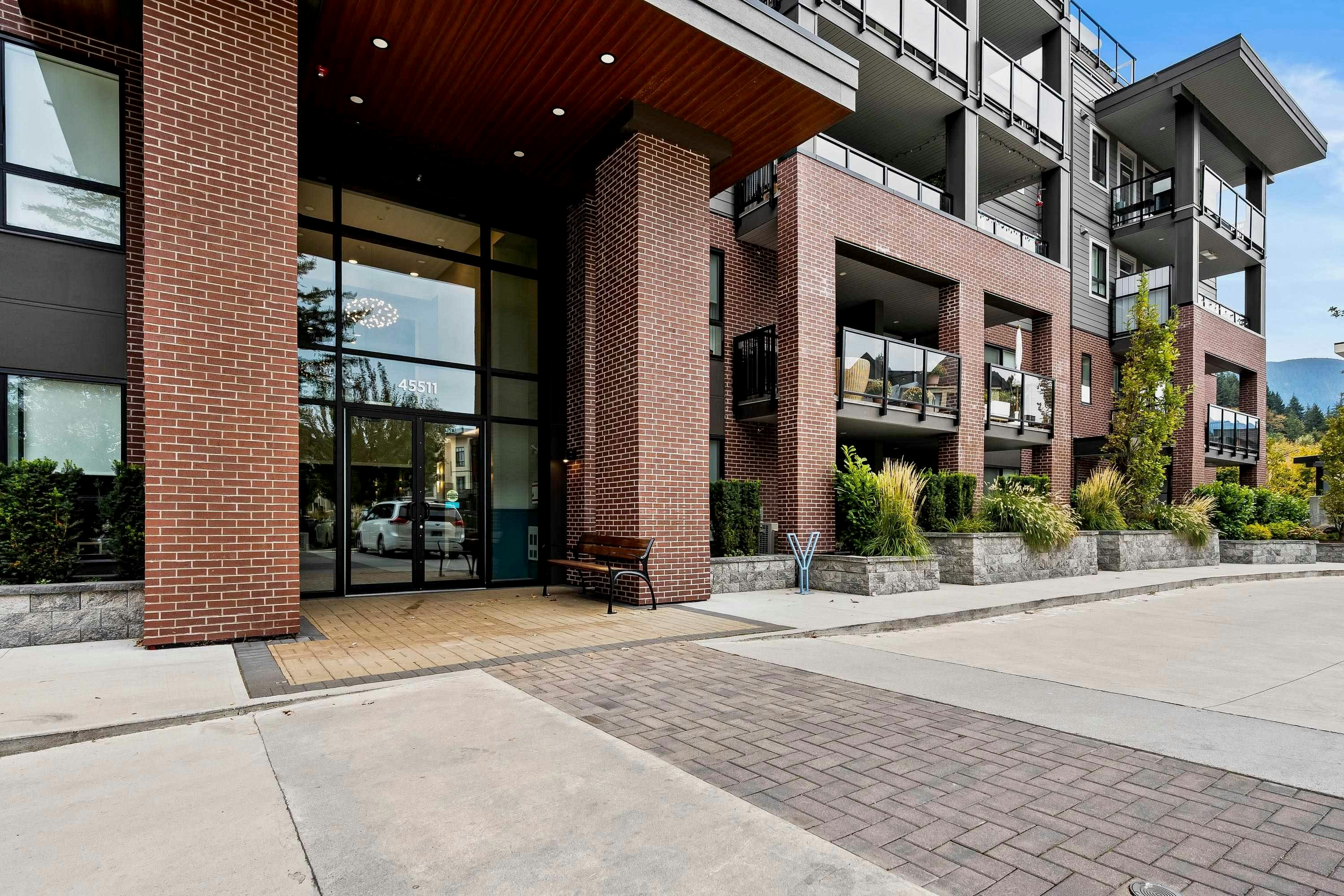307-45511 Campus Drive - 5