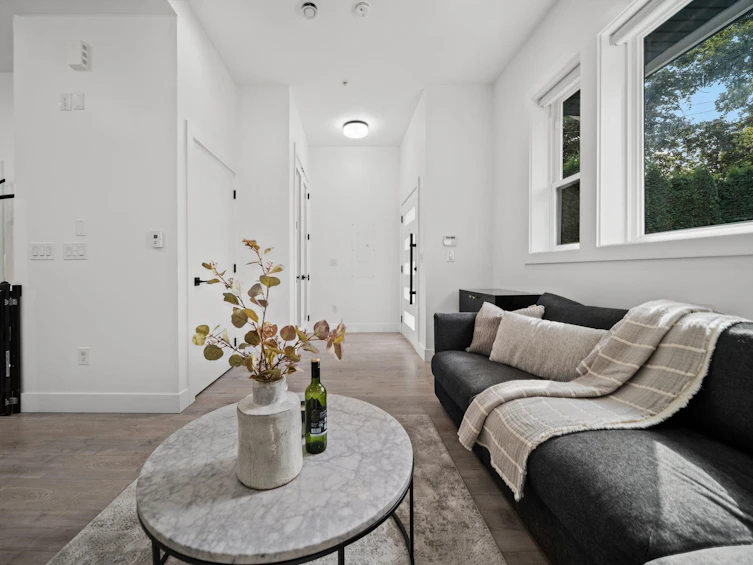1131 E 23rd Avenue, Vancouver, BC, V5V 1Y8 - 4