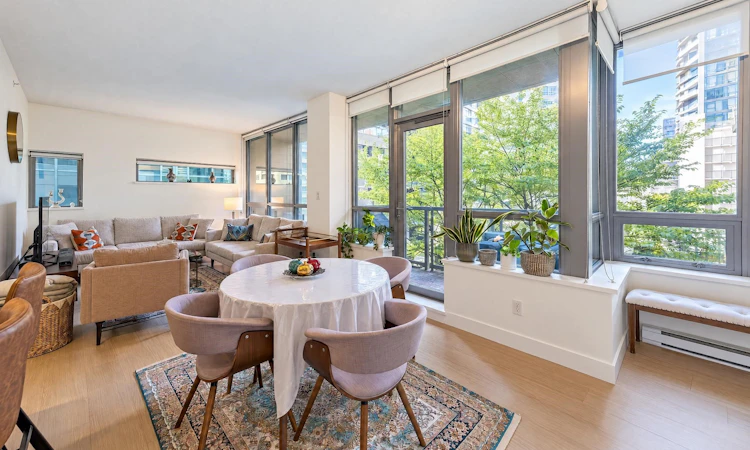 309-1308 Hornby Street