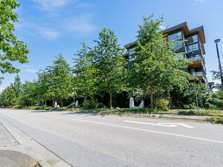 401-9150 University High Street, Burnaby, BC, V5A 0C5 - 38