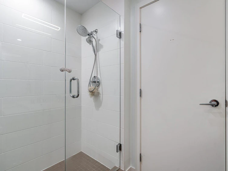 401-9150 University High Street, Burnaby, BC, V5A 0C5 - 29