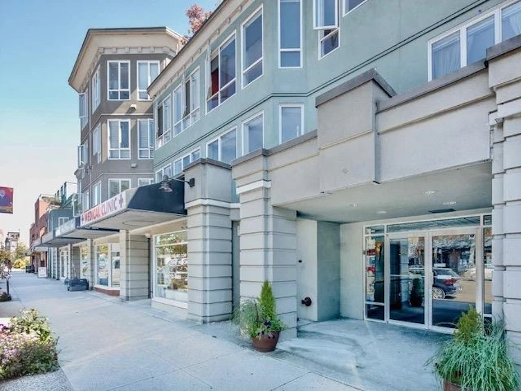 123-3440 W Broadway, Vancouver, BC, V6R 4R2 - 2