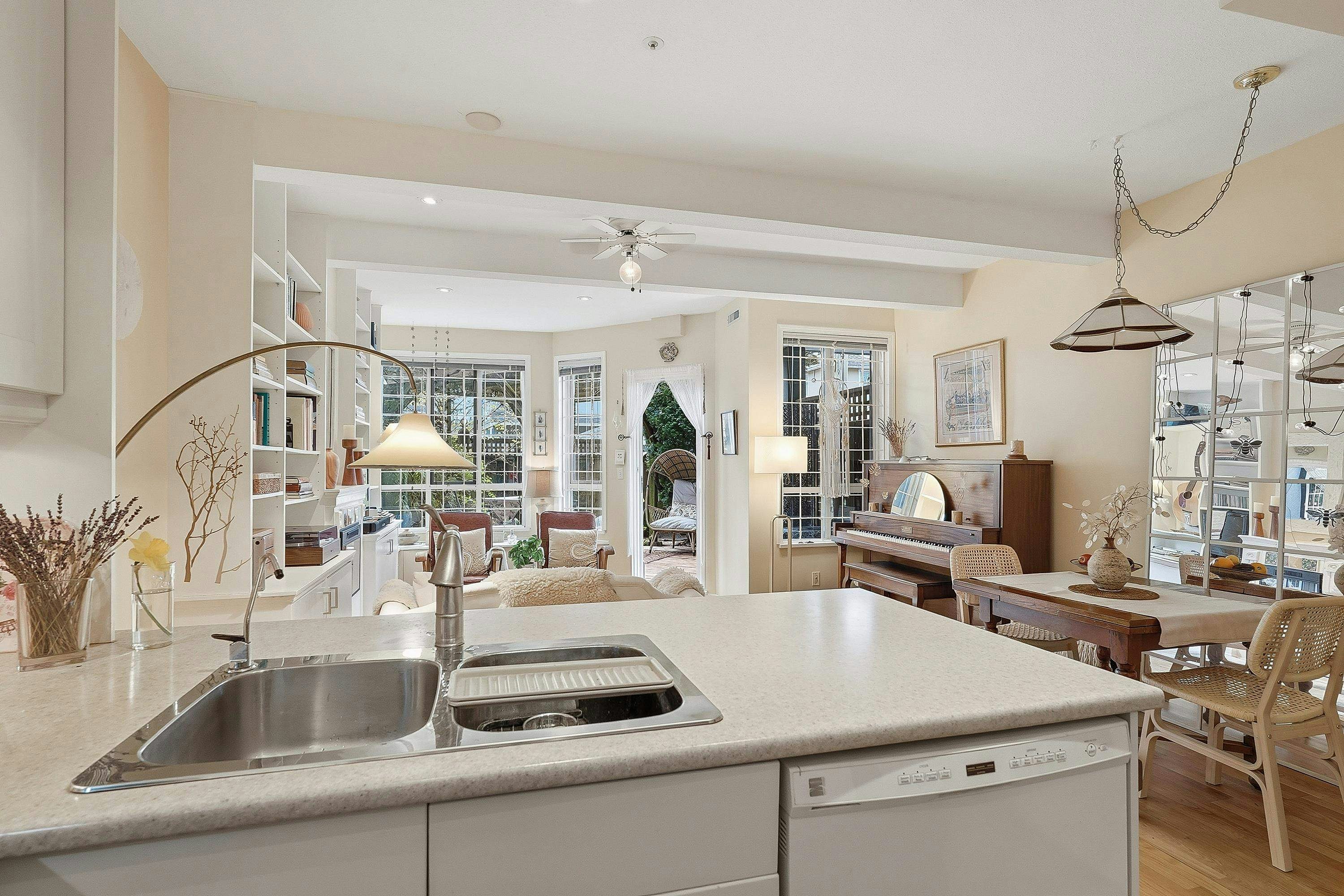 123-3440 W Broadway, Vancouver, BC, V6R 4R2 - 6