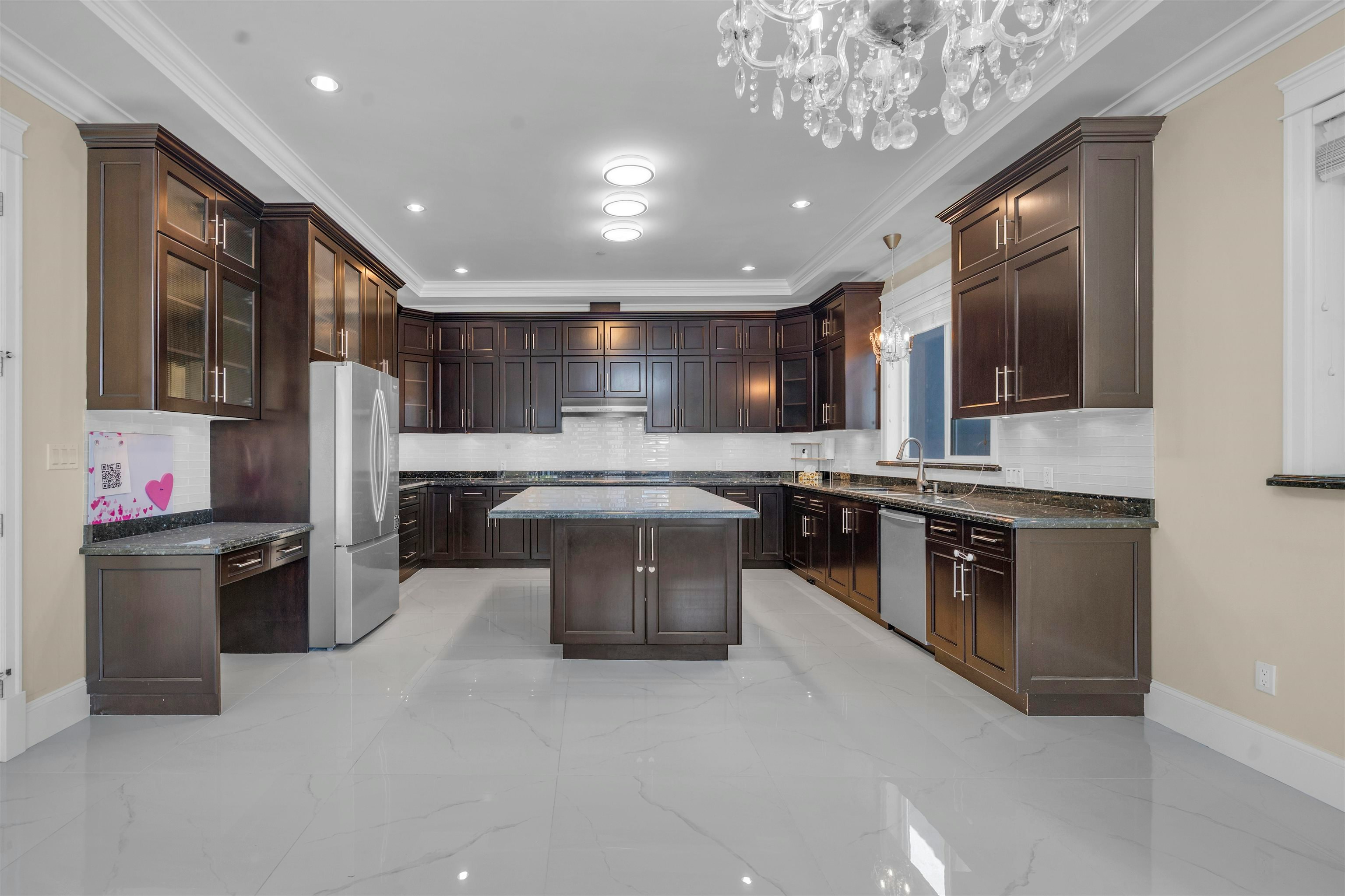 6830 Vivian Street, Vancouver, BC, V5S 2T6 - 12