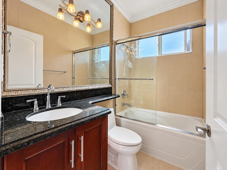 6830 Vivian Street, Vancouver, BC, V5S 2T6 - 30