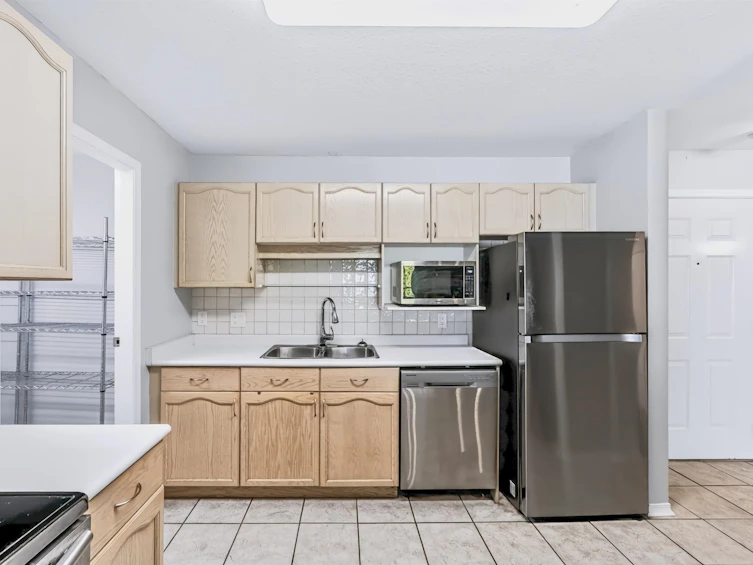 221-33175 Old Yale Road, Abbotsford, BC, V2S 2J4 - 9