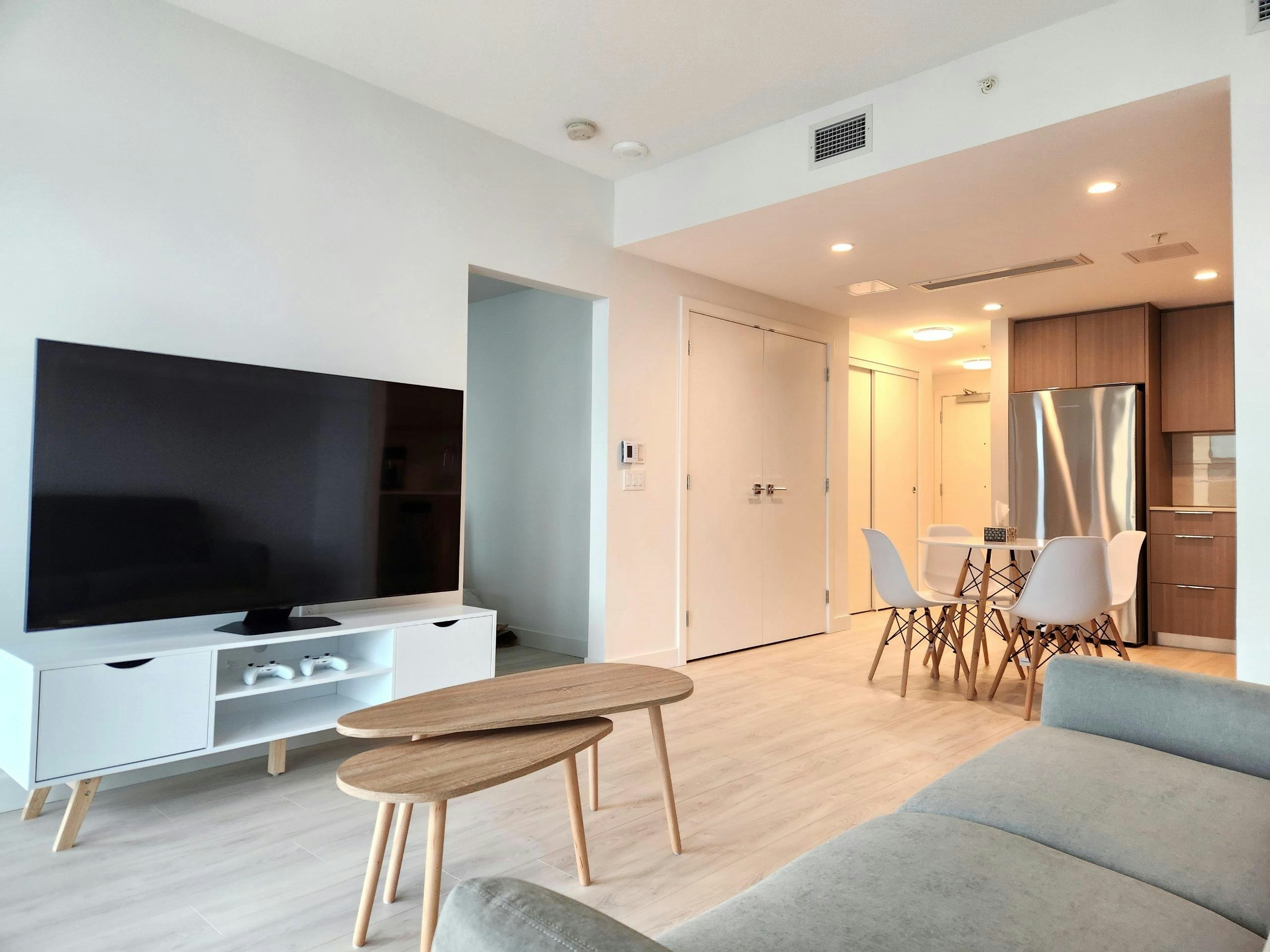 1002-1401 Hunter Street, North Vancouver, BC, V7J 0E2 - 6