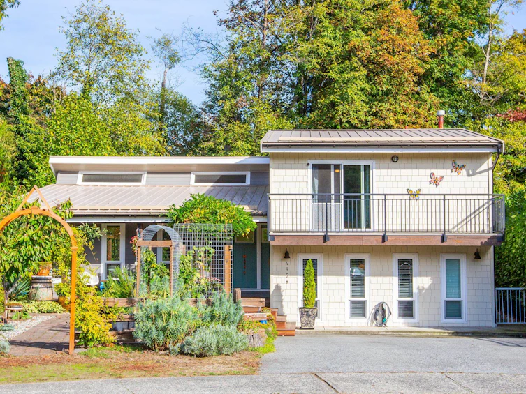 4958 198b Street, Langley, BC, V3A 6L4