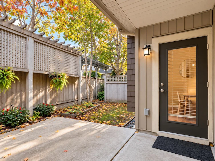 16-8600 No. 3 Road, Richmond, BC, V6Y 2E8 - 23