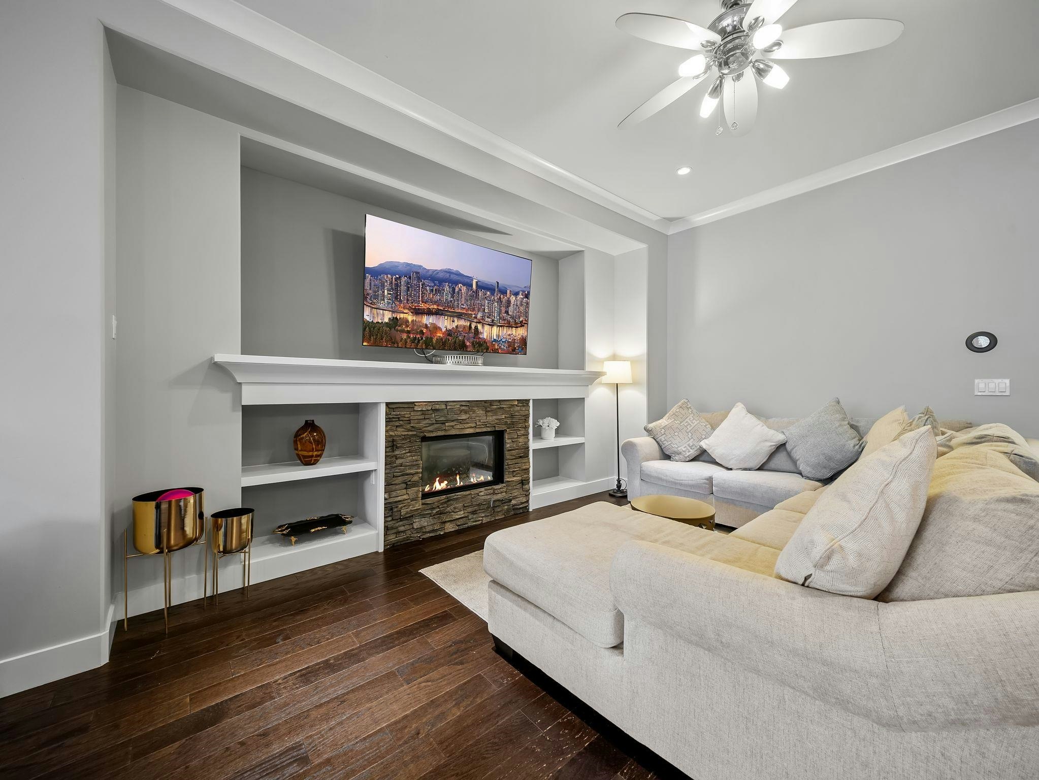 2830 160 Street - 4