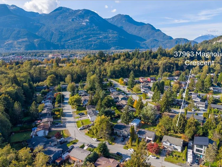 37963 Magnolia Crescent, Squamish, BC, V8B 0X7 - 35