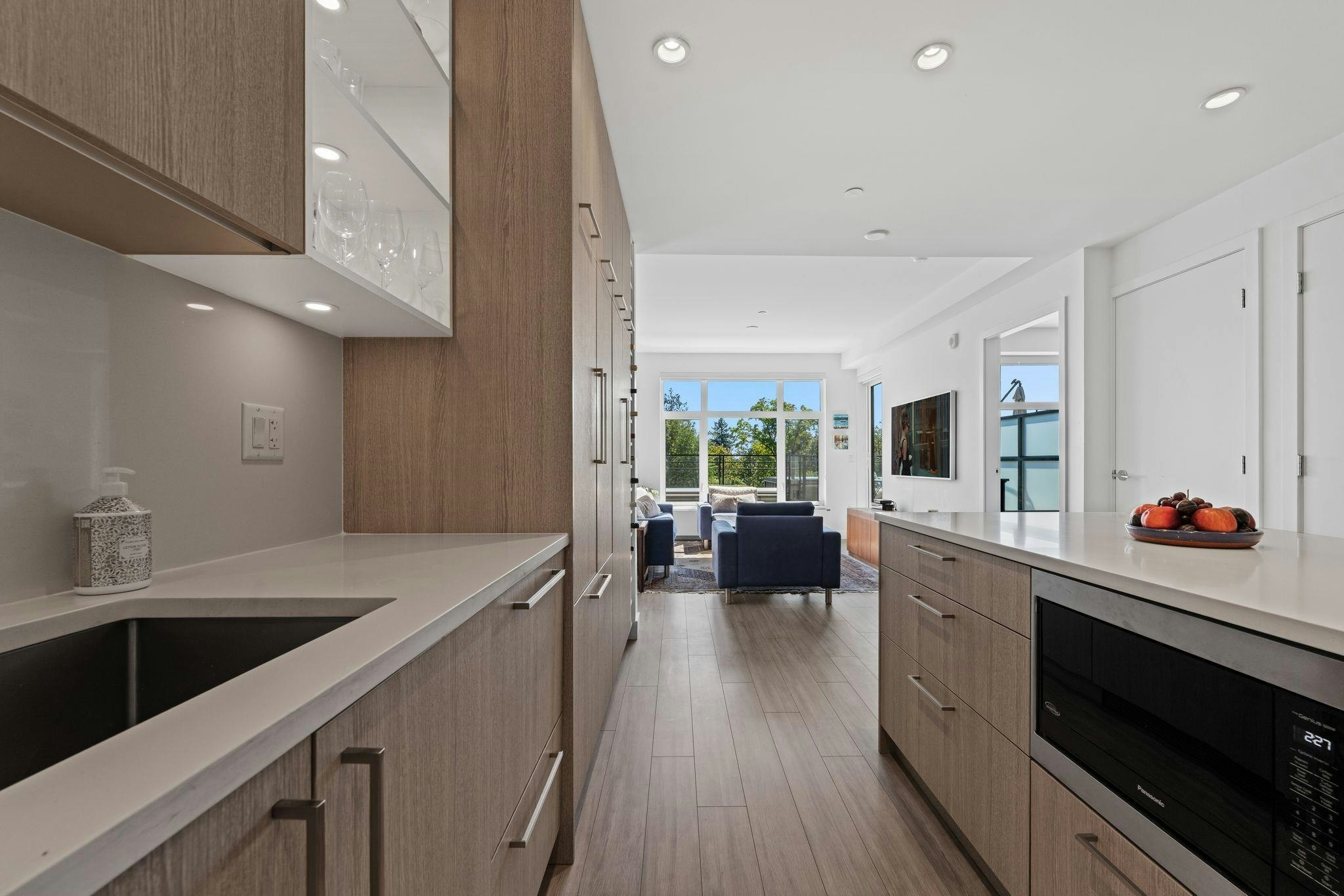 208-707 E 3 Street, North Vancouver, BC, V7L 1G8 - 11