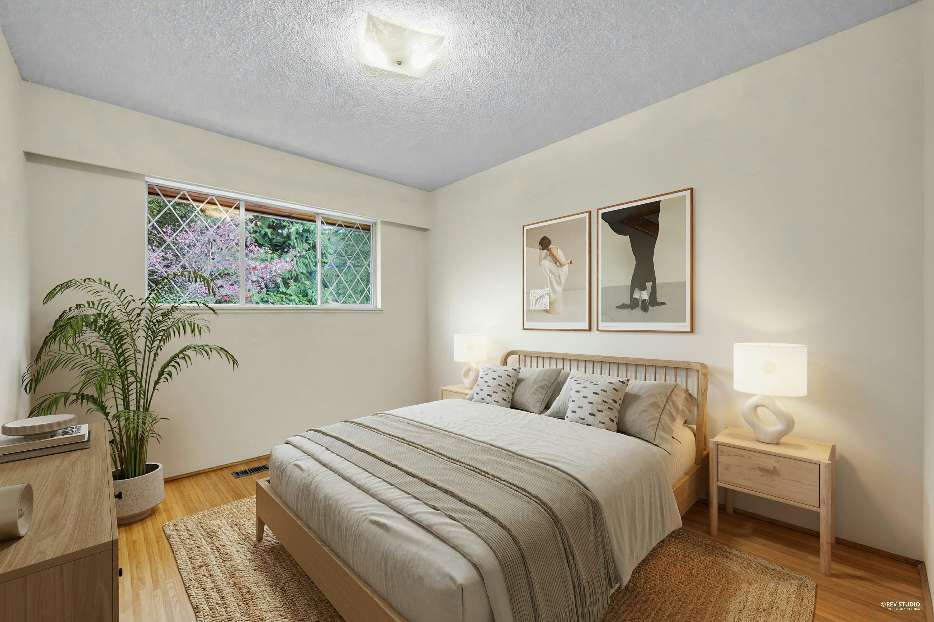 4578 Capilano Road, North Vancouver, BC, V7R 4K3 - 8