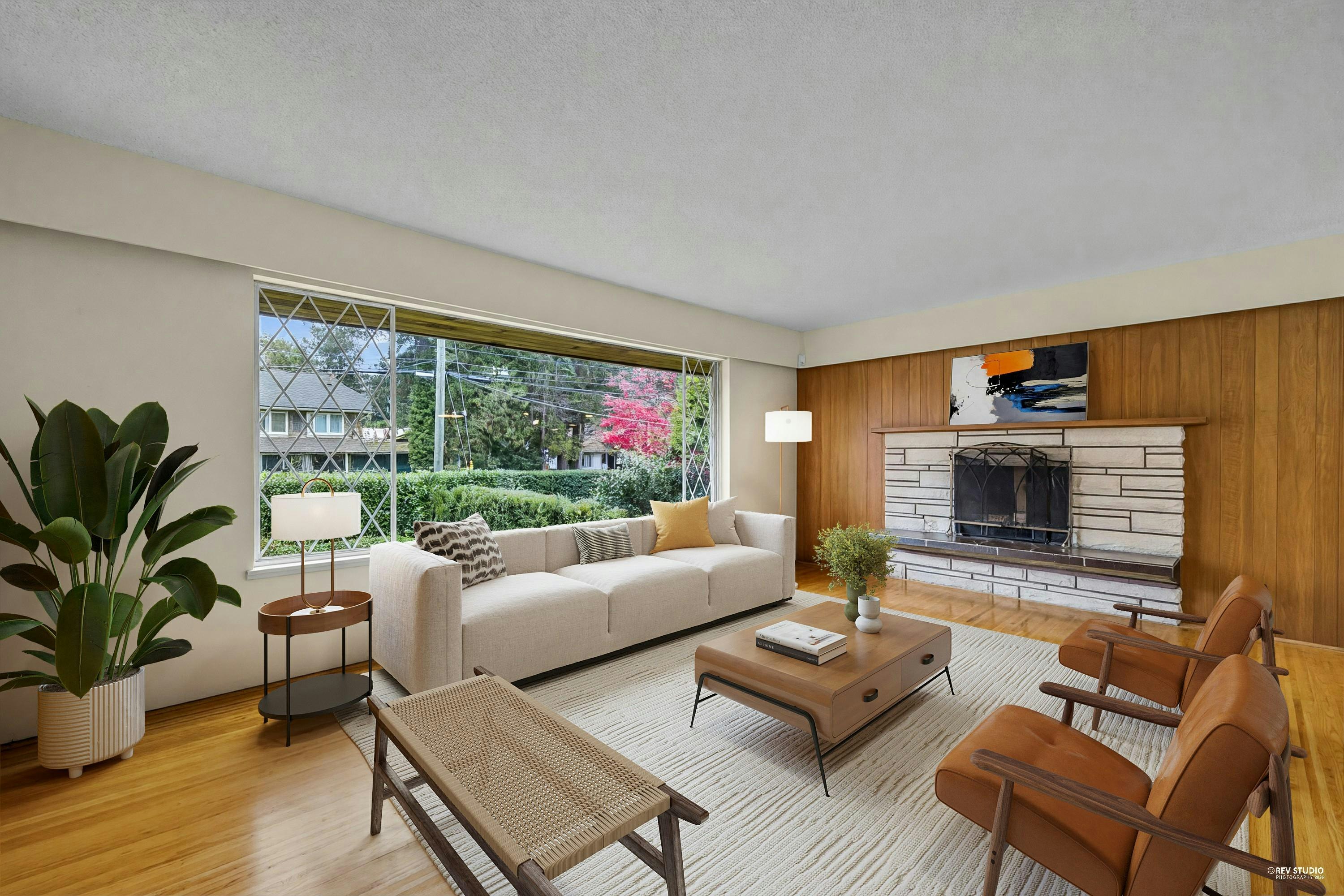 4578 Capilano Road, North Vancouver, BC, V7R 4K3 - 3