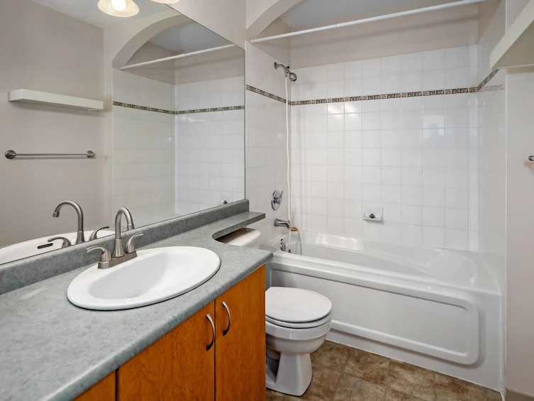207-33485 South Fraser Way, Abbotsford, BC, V2S 8P9 - 26