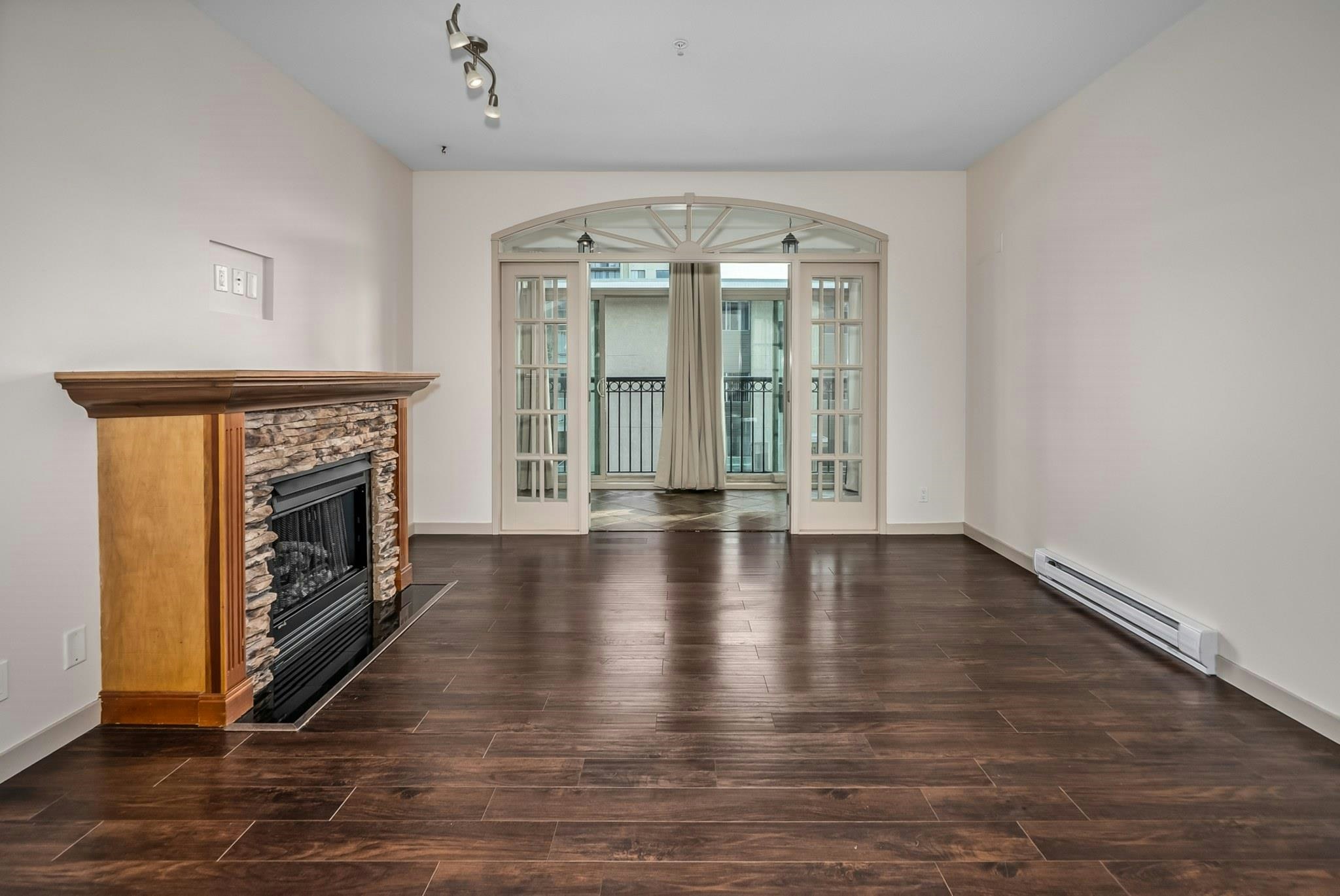 207-33485 South Fraser Way, Abbotsford, BC, V2S 8P9 - 6
