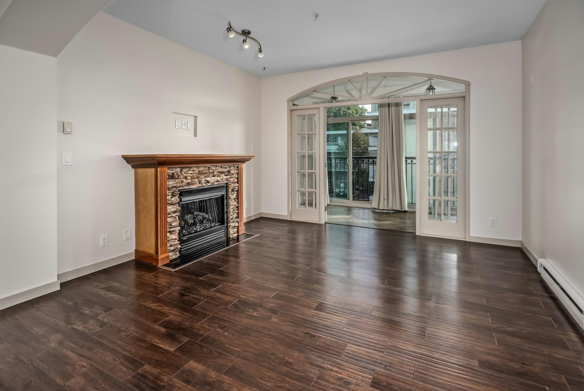 207-33485 South Fraser Way, Abbotsford, BC, V2S 8P9 - 4