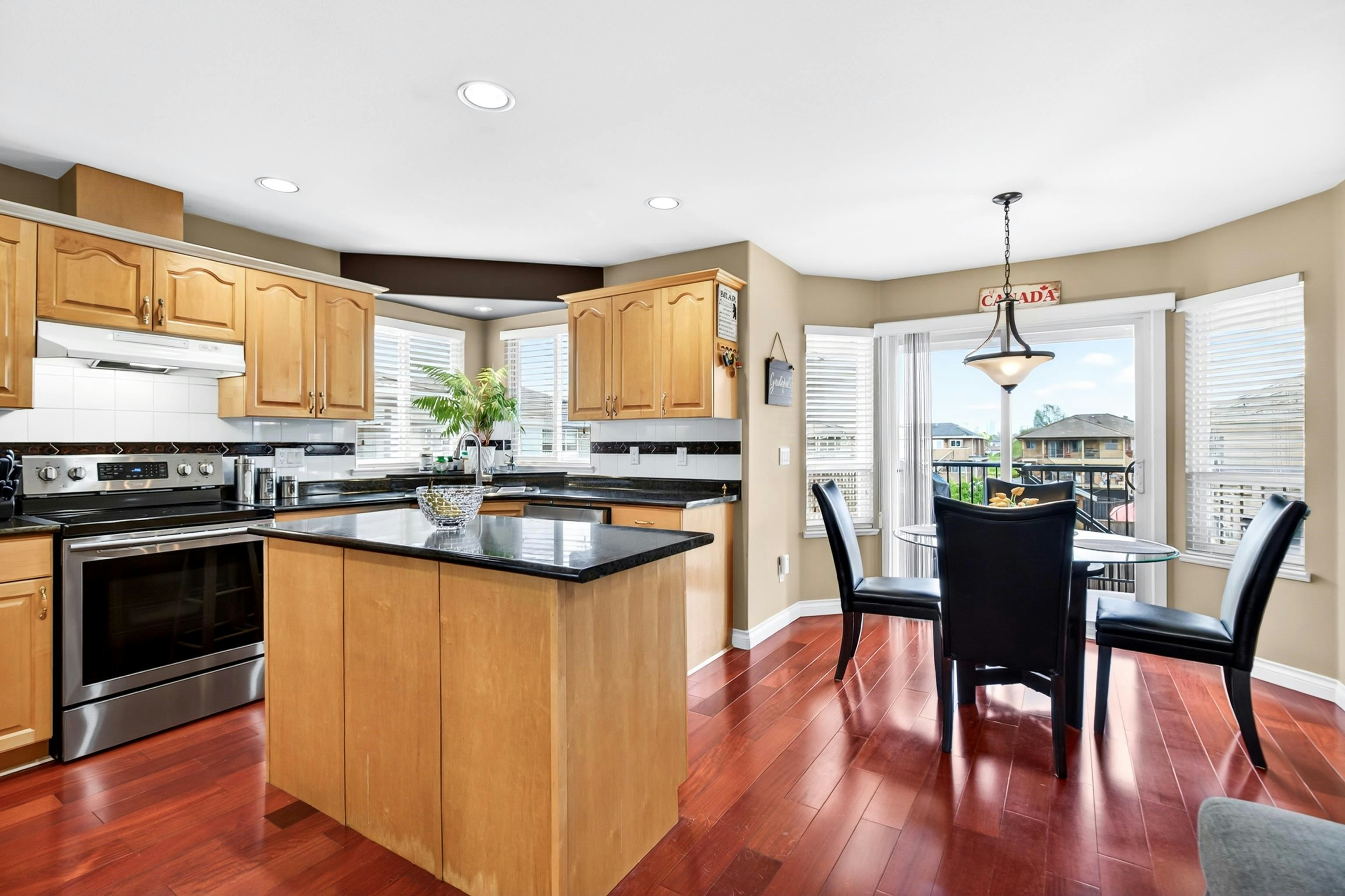 231 Suzuki Street, New Westminster, BC, V3M 6X2 - 11