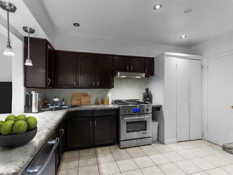 410 Hadden Drive, West Vancouver, BC, V7S 1E9 - 10