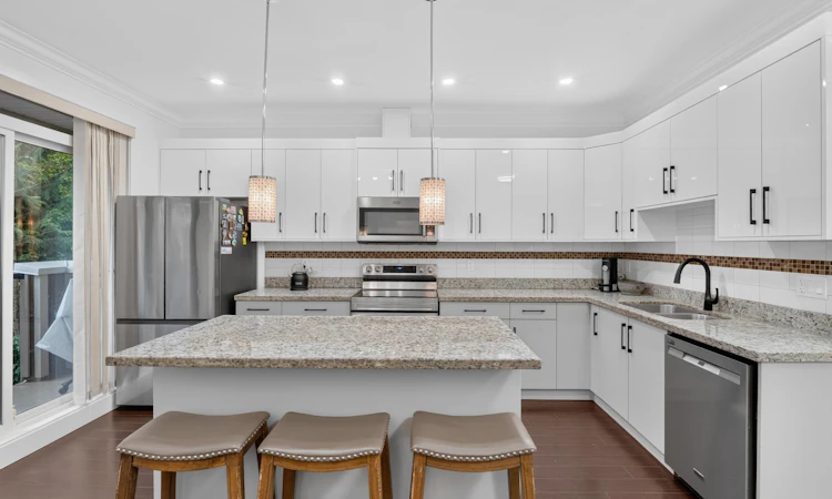29-6383 140th Street