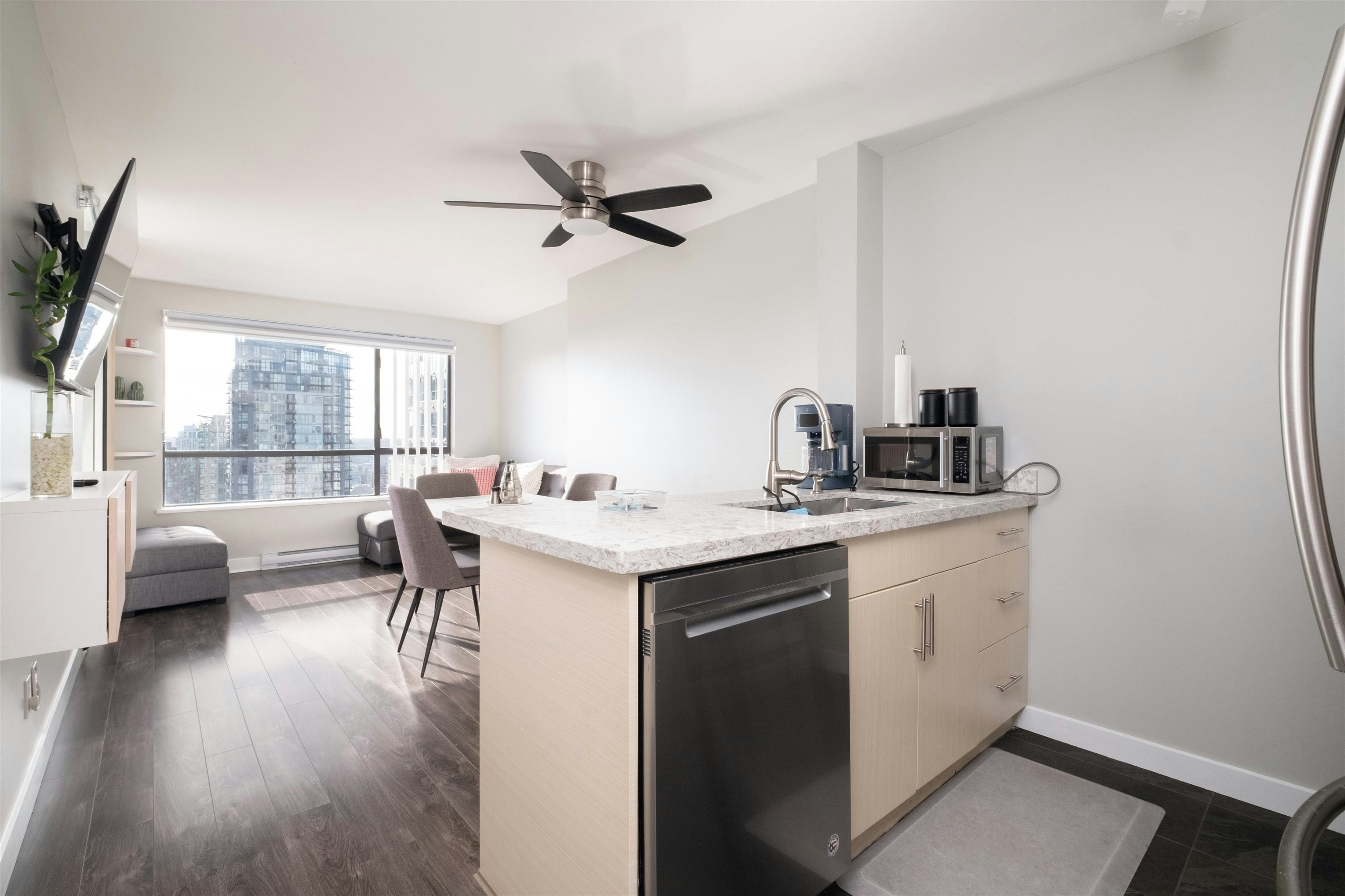 2505-1189 Howe Street, Vancouver, BC, V6Z 2X4