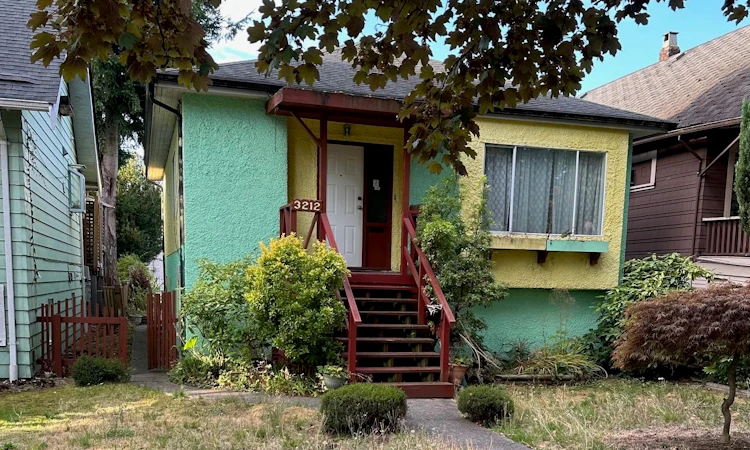 3212 W 6th Avenue