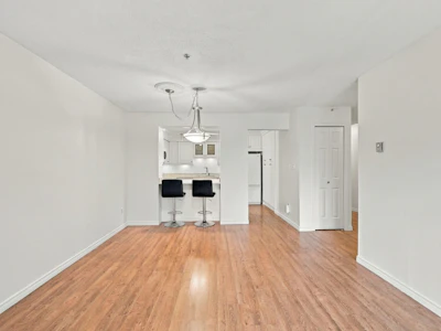 106-2973 Burlington Drive - 3
