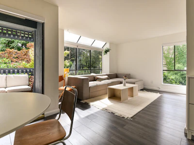 209-2173 W 6 Avenue - 2