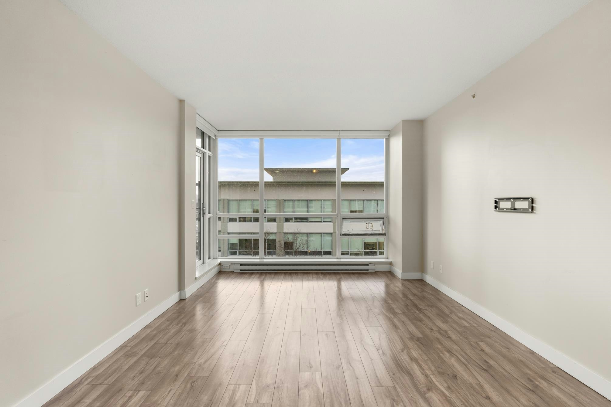 802-2968 Glen Drive, Coquitlam, BC, V3B 0C4 - 6
