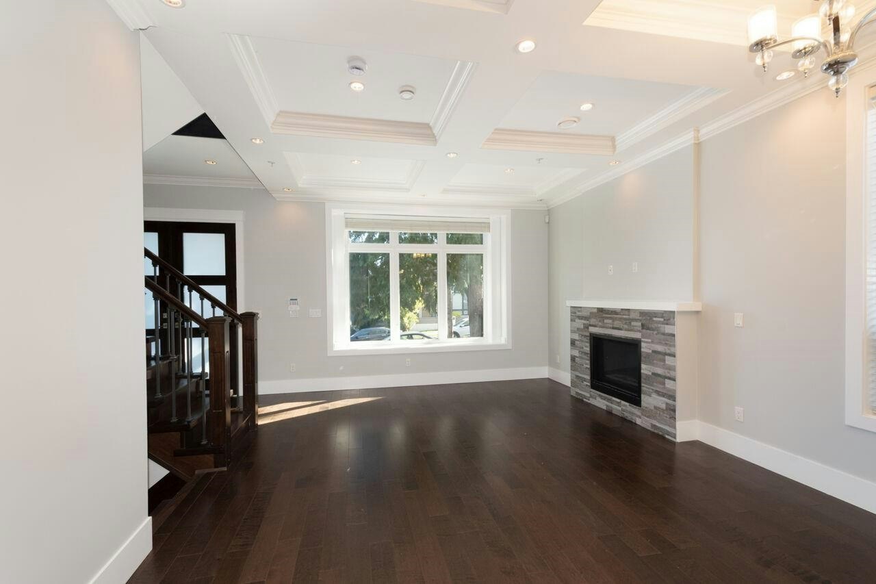 1195 Nootka Street - 2
